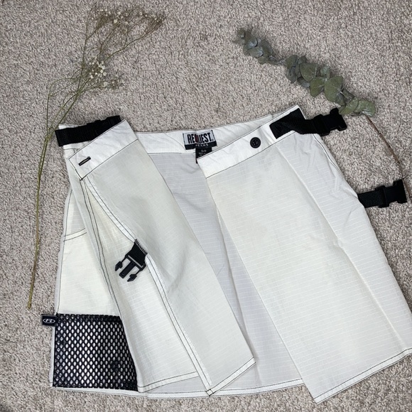 Request Mini Skirt | Size S - Picture 9 of 16